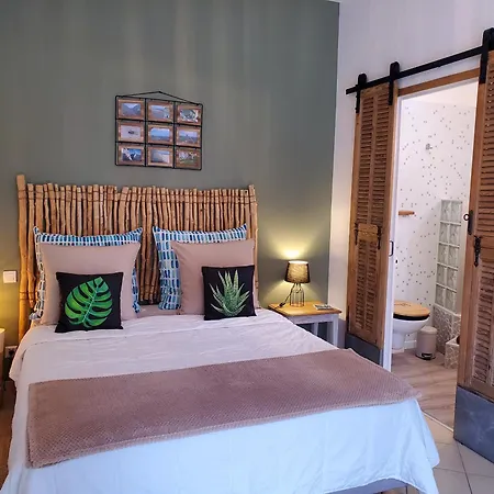 La Fontaine Au Loup Guest house *
