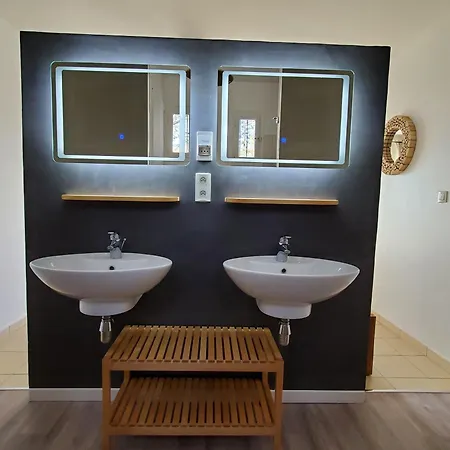 La Fontaine Au Loup Guest house